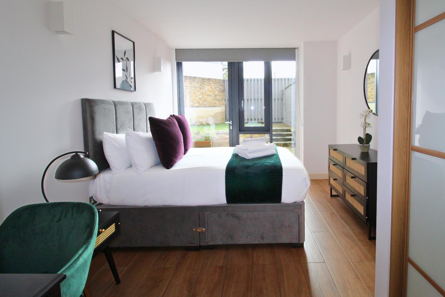 Kew Bridge By Viridian Apartments Екстериор снимка