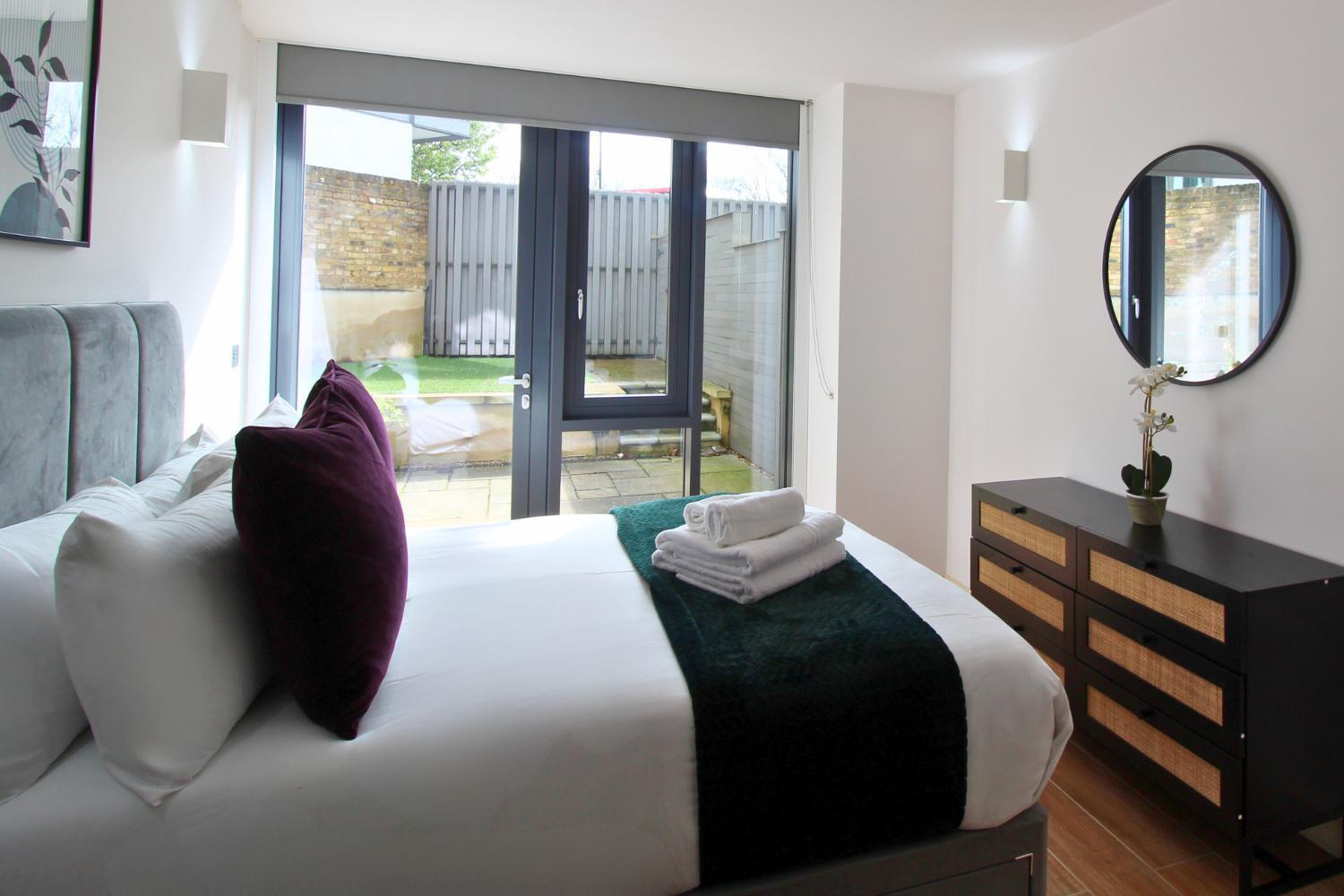 Kew Bridge By Viridian Apartments Екстериор снимка
